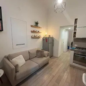 https://isola-la-casa-di-caterina.italymilanhotels.net